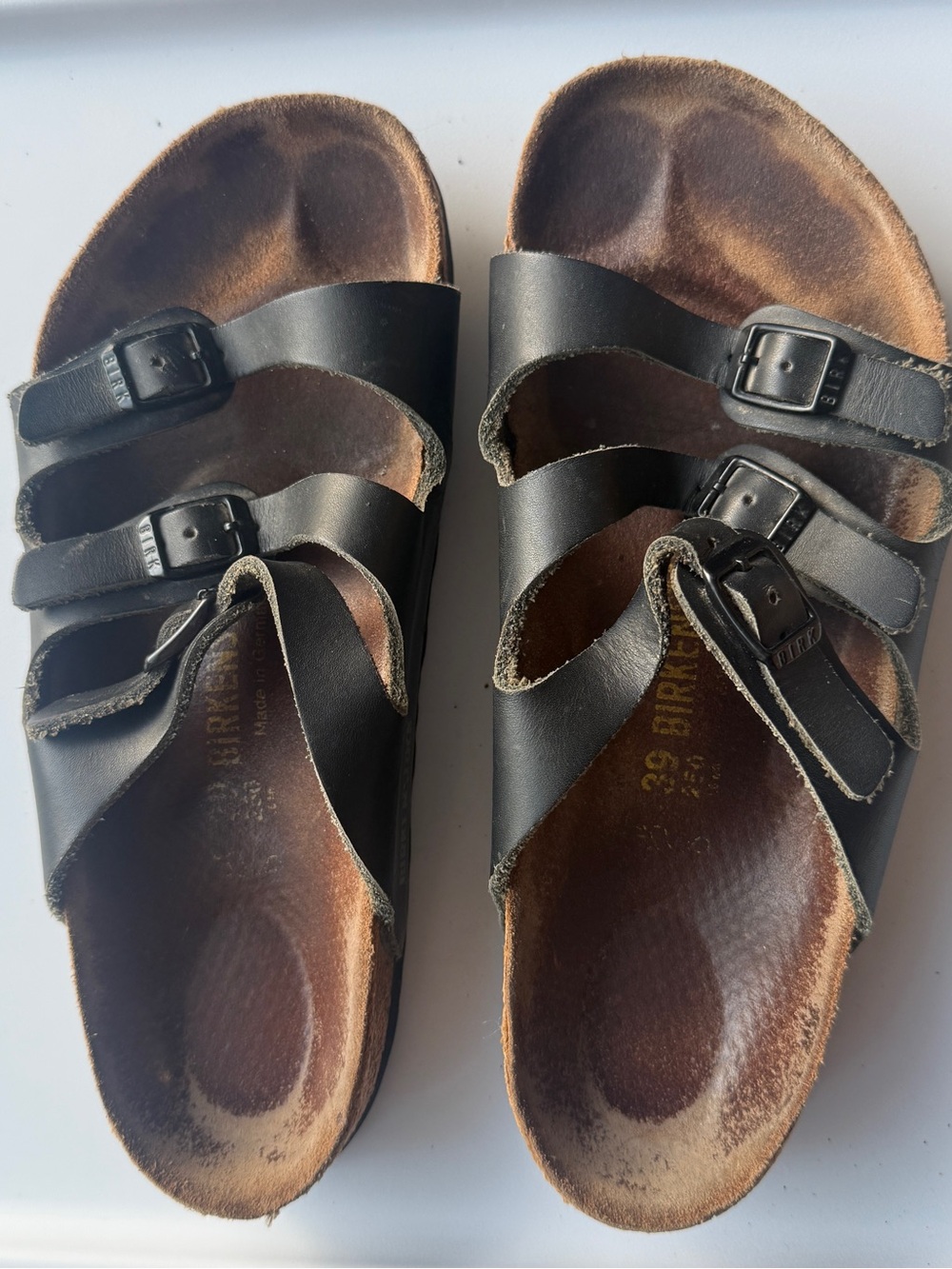 Birkenstocks Womens Black Triple‑Strap Leather Slide Sandals Sz 39 (8-8.5)